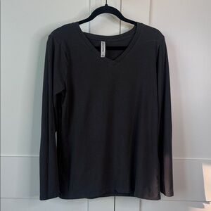 Zenana Outfitters Gray V-Neck Top